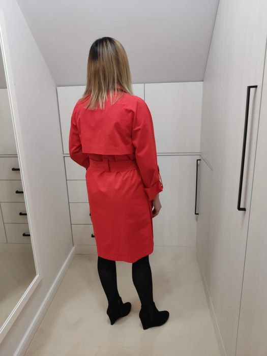 Czerwony płaszcz Molton jesienny zapinany wiązany elegancki rozmiar 40