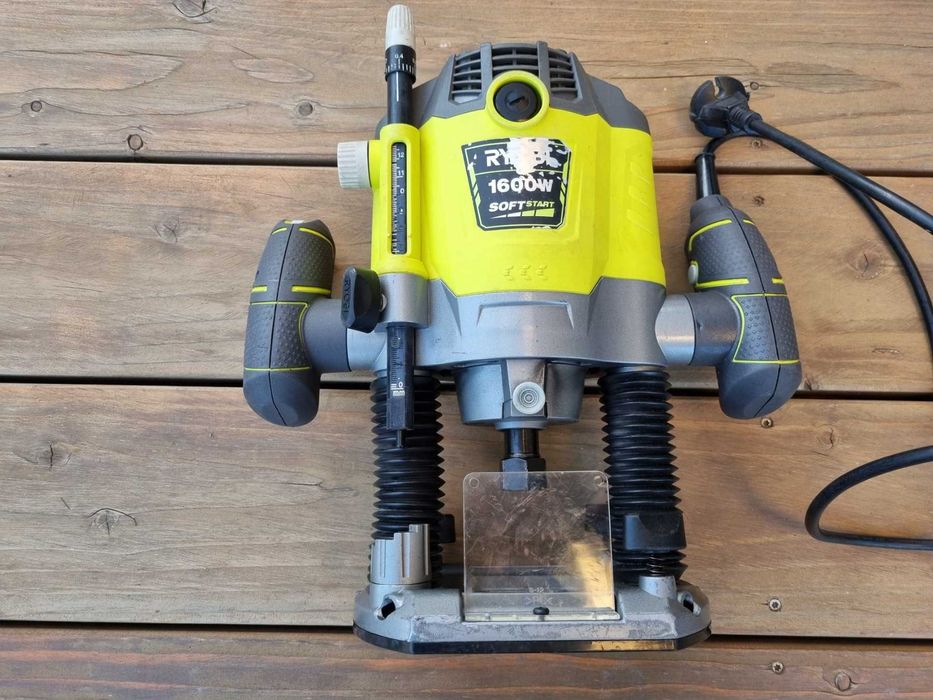 Frezarka górnowrzecionowa RYOBI RRT1600