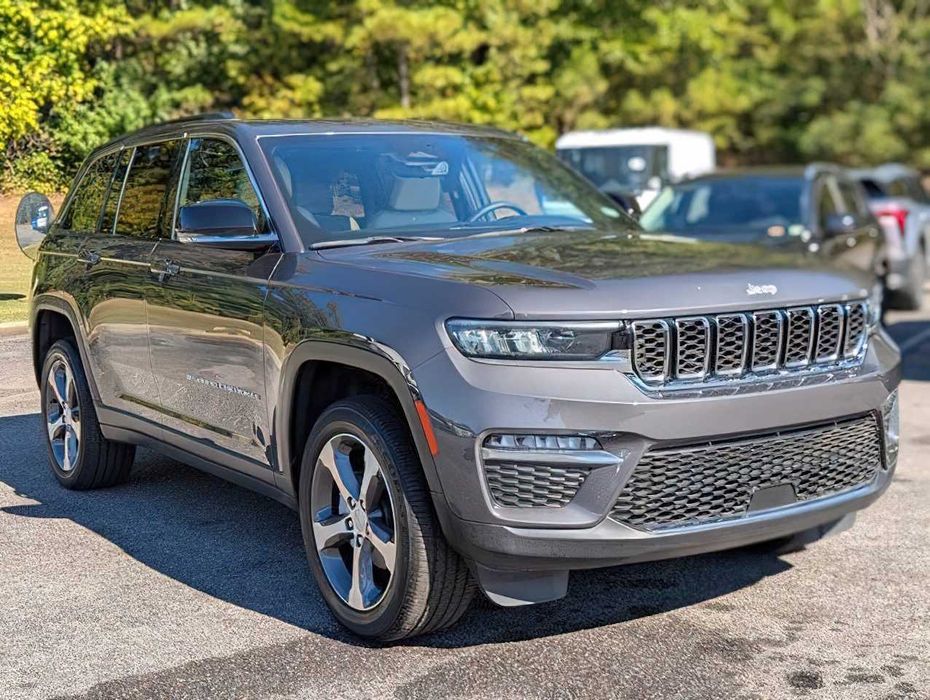 Jeep Grand Cherokee      2024