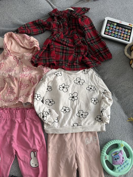 Набір одягу на дівчинку 86 розмір