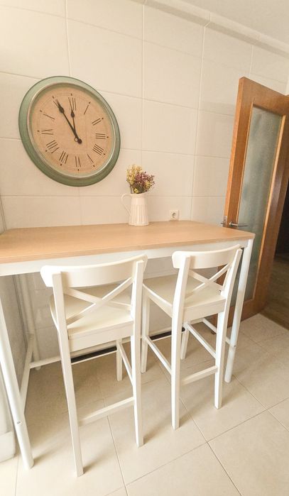 Mesa alta e cadeiras IKEA