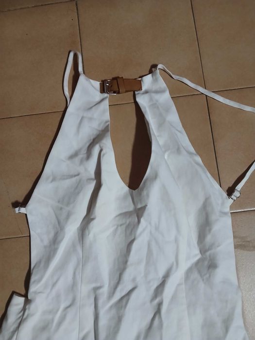 Vestido branco de alças (não tem etiqueta de tamanho mas deve vestir S)