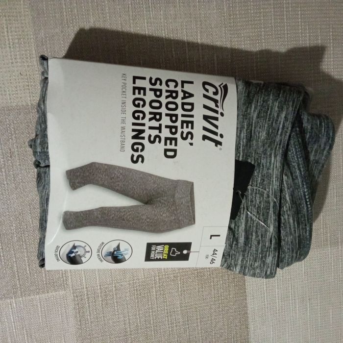 Leginsy damskie 3/4 nowe