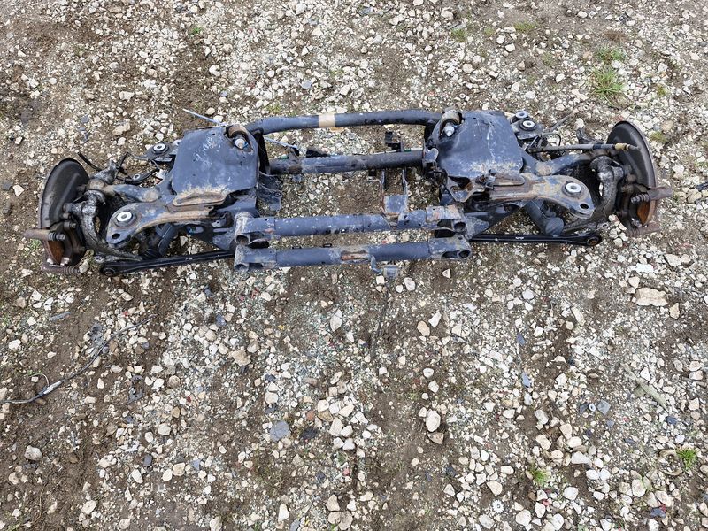 CITROEN DS5 2.0 HDI HYBRYDA 4X4 BELKA ZAWIESZENIA TYŁ OŚ TYLNA