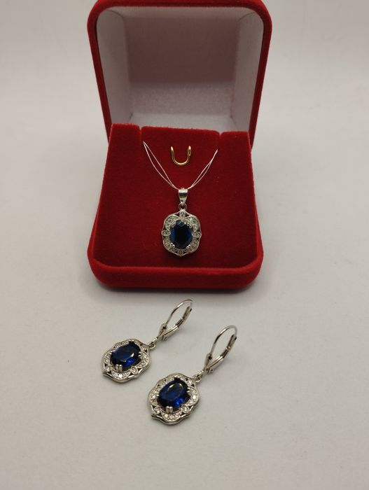 Srebrny komplet z granatowym kamieniem, próba 925