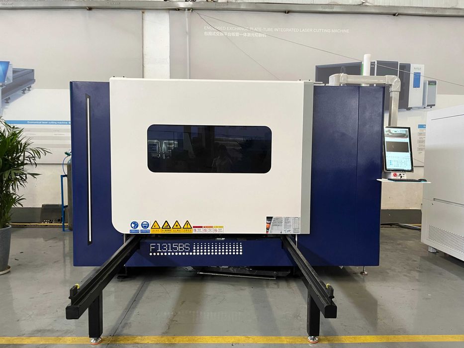 Fiber CORTE LASER METAL Inox,Ferro 1300X1500mm Fechada