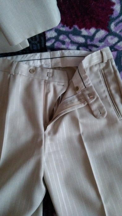 Garnitur męski jasny