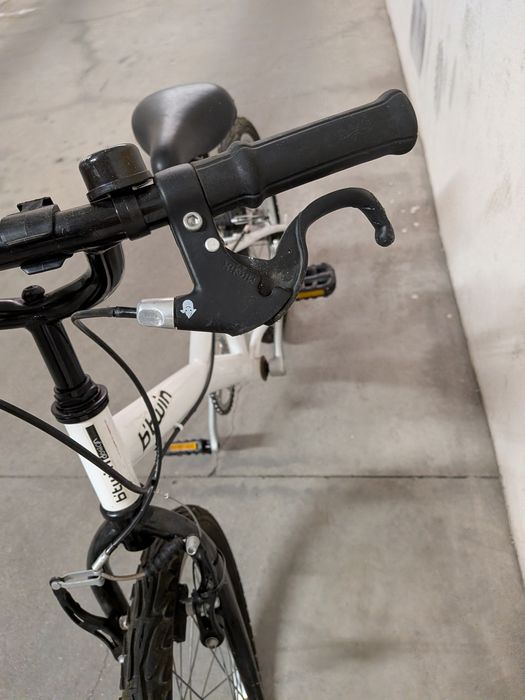 Bicicleta Decathlon 6 aos 9 anos branca