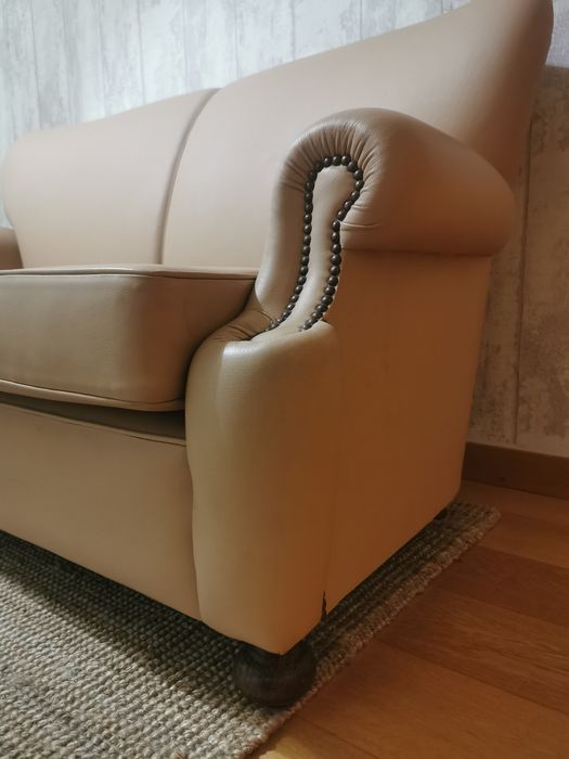 Sofá Pele estilo Chesterfield
