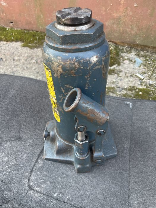 автомобільний домкрат вантажний 5-20тон