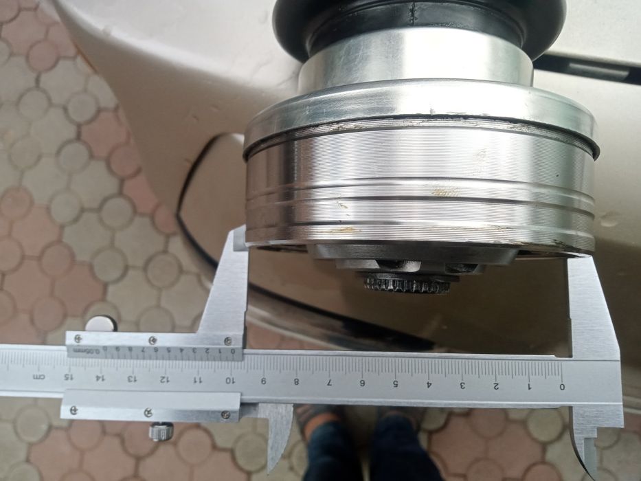 Продам полувісь на ауді 90 нова брав для свого автомобіля не підійшла