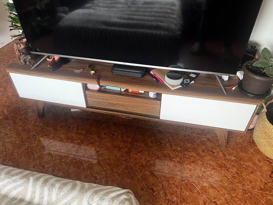 Móvel para TV com gaveta