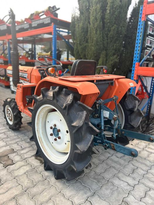 Kubota ZB1702 3 cilindros 4x4 imaculado