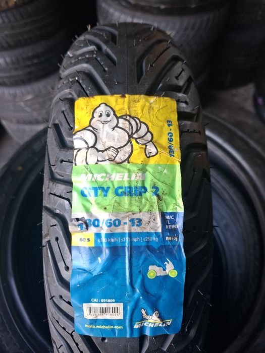 Мотошини 130 60 13 Michelin city grip 2, нова