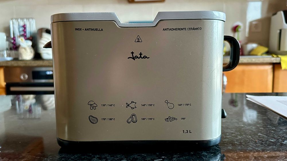 Fritadeira a Óleo JATA Impecável Apenas 25 EUR! Oportunidade Única!