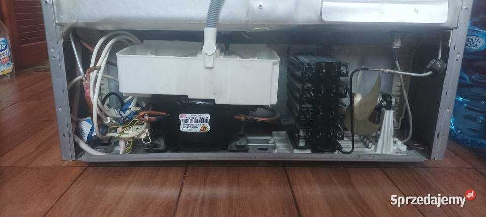 Lodówka Beko CNE520E23ZDX z dispenserem wody