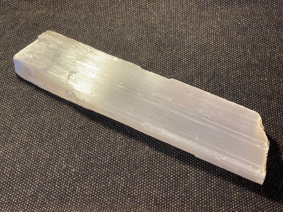 Varinha de Selenite Grande 34 cm – Varinha de Cristal para Energizar