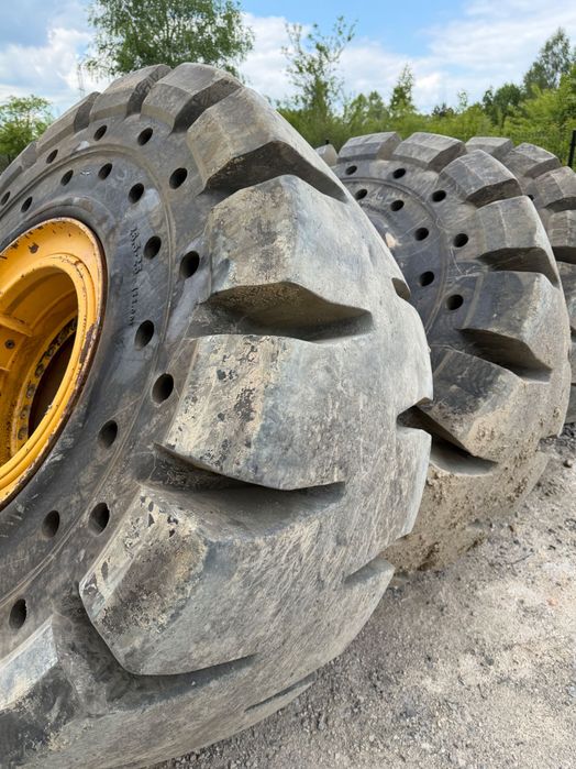 Koła opony pełne 26.5 r25 ładowarka Volvo L 150, L 180