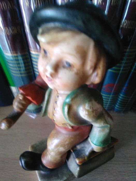 Figura Hummel da freira Maríia inocentia