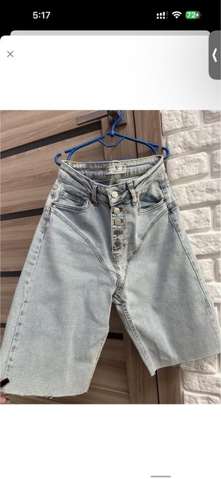 Продам нові джинсові шорти м-л з кокеткою/імітацією трусиків