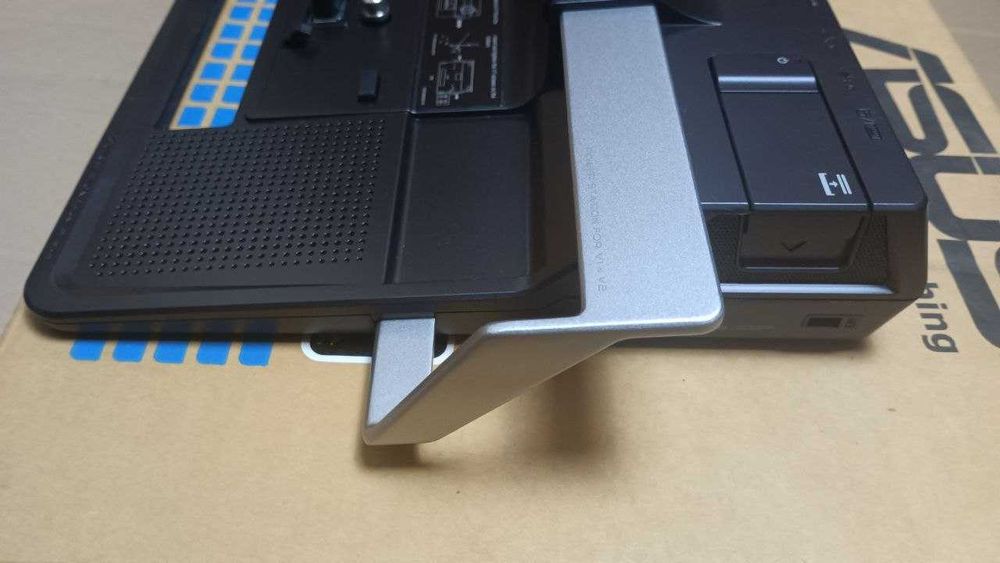 Нова док-станція Asus для ноутбуків серии V1/V2 VGA DVI LPT COM LAN
