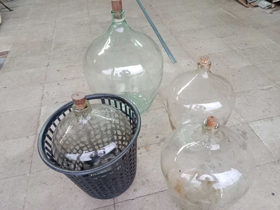 Butla do wina cztery sztuki