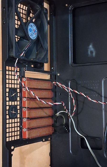 Caixa Gaming com duas ventoinhas