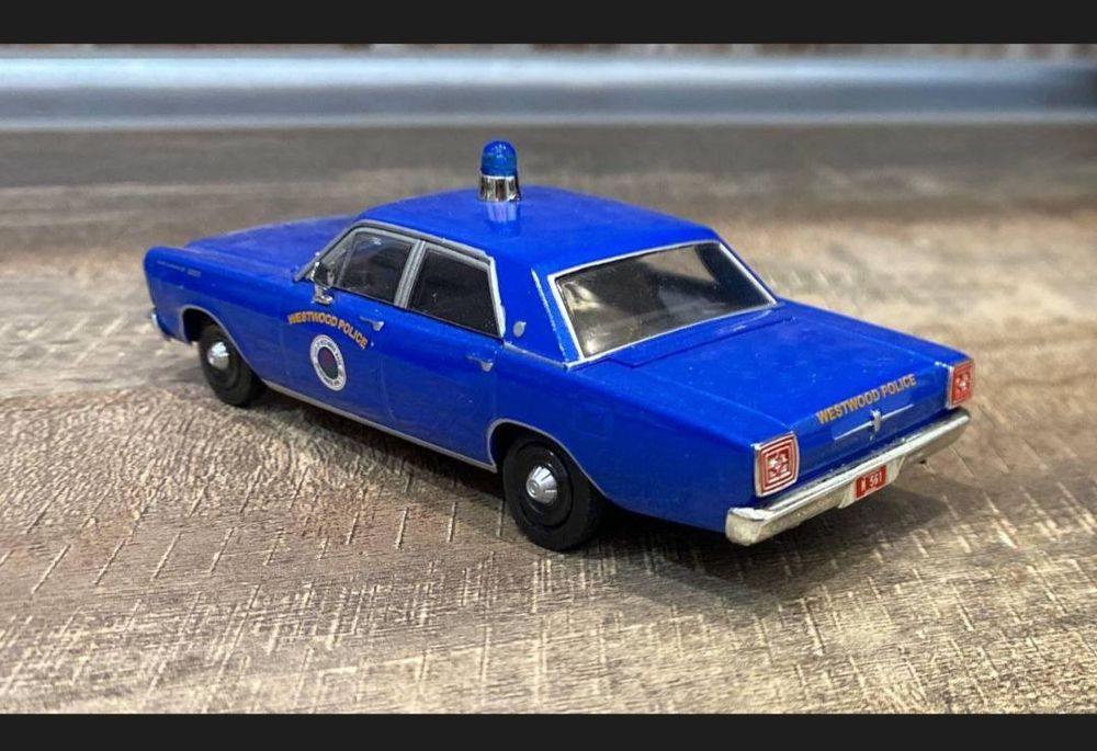 Масштабна модель авто Ford Galaxies  500 Police. Deagostini