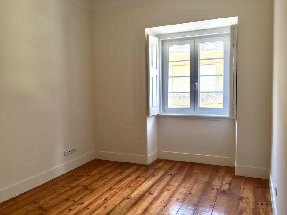 Arrendo apartamento T3+1 muito central em Santarém