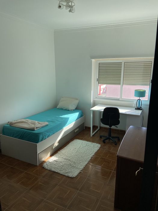 Quarto para arrendar no Fogueteiro