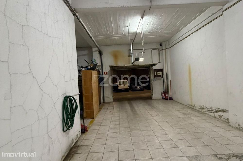 Apartamento T3 com Lareira, Parqueamento e Arrecadação – Santa Mar...