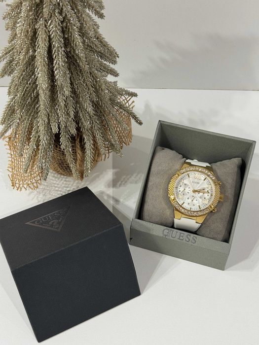 Zegarek damski Guess model W0772L6