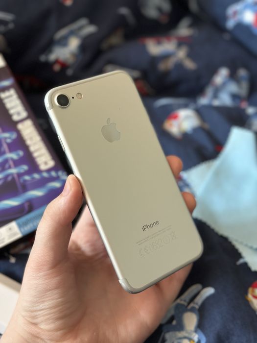 iPhone 7 32GB Silver (Гарний стан) подарунки!!!