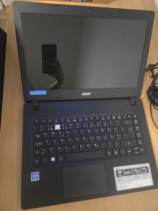 Portátil Acer Aspire 1