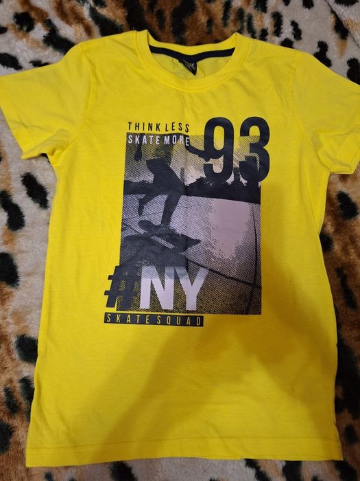 Продам футболки на хлопчика 8-12рок