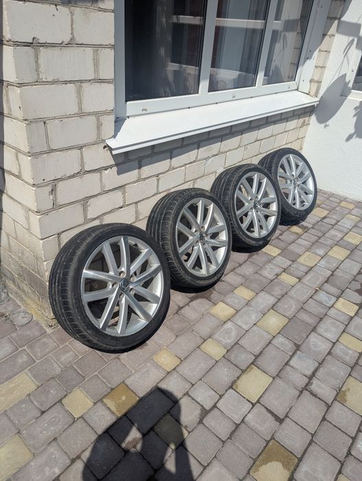 Титанові диски r 18 з резиною