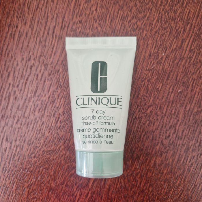 Peeling do twarzy Clinique 7 day scrub cream rinse-off formula