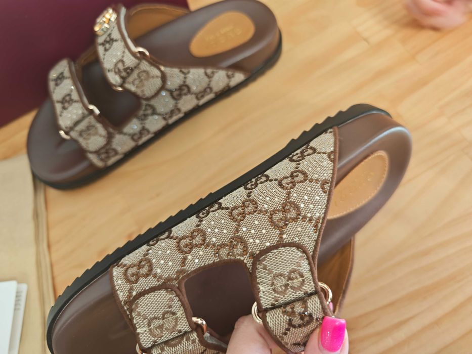 Gucciego Buty, sandaly klapki, skora od reki 41 r