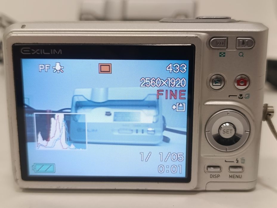 Aparat cyfrowy CASIO Exilim EX-Z57 5mp f2.6 x3 vintage retro CCD metal