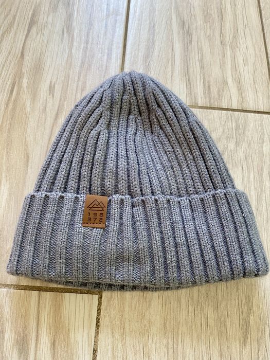 Шапка вʼязана NEXT