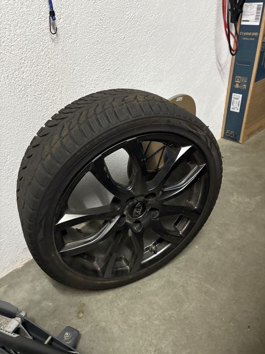 Conjunto- Pneus 225/40R18 + Jantes (PCD 114.3)