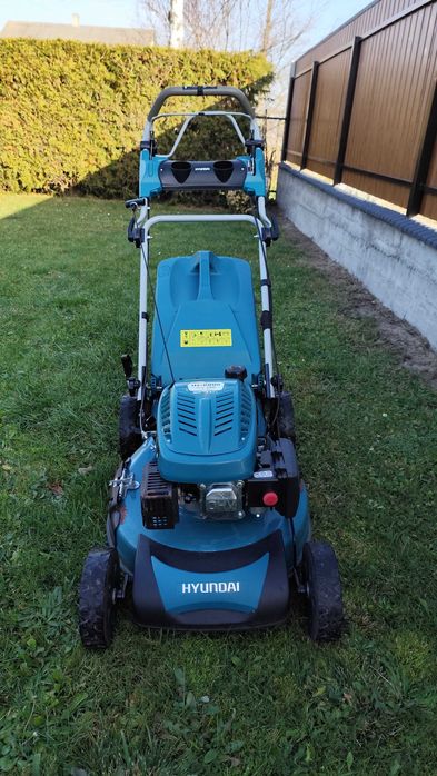 Газонокосарка бензинова самохідна Hyundai