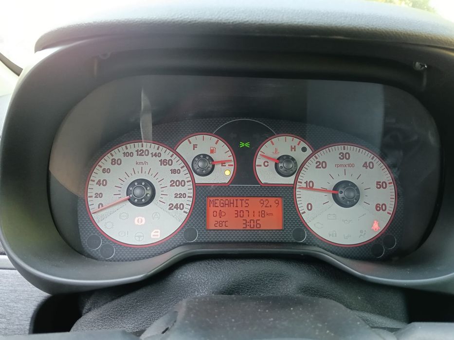 Fiat Punto Sport 1.3 Multijet 90cv | 2007 | Distribuição Nova | Muitos trabalhos recentes
