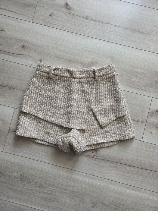 Spódniczko- spodenki ze złotą nitką S