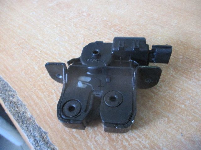 Fechadura / fecho da mala RENAULT Twingo III (BCM_)