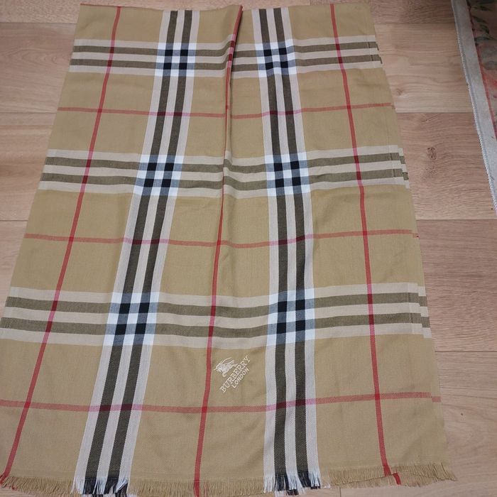 Szal Burberry London  jak nowy!