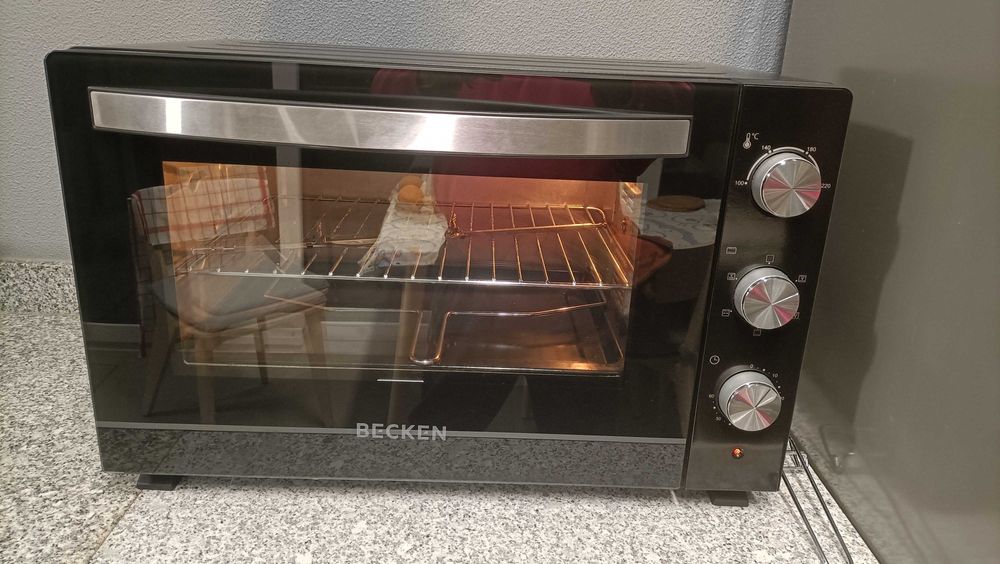 Forno com espeto 1800w como novo.