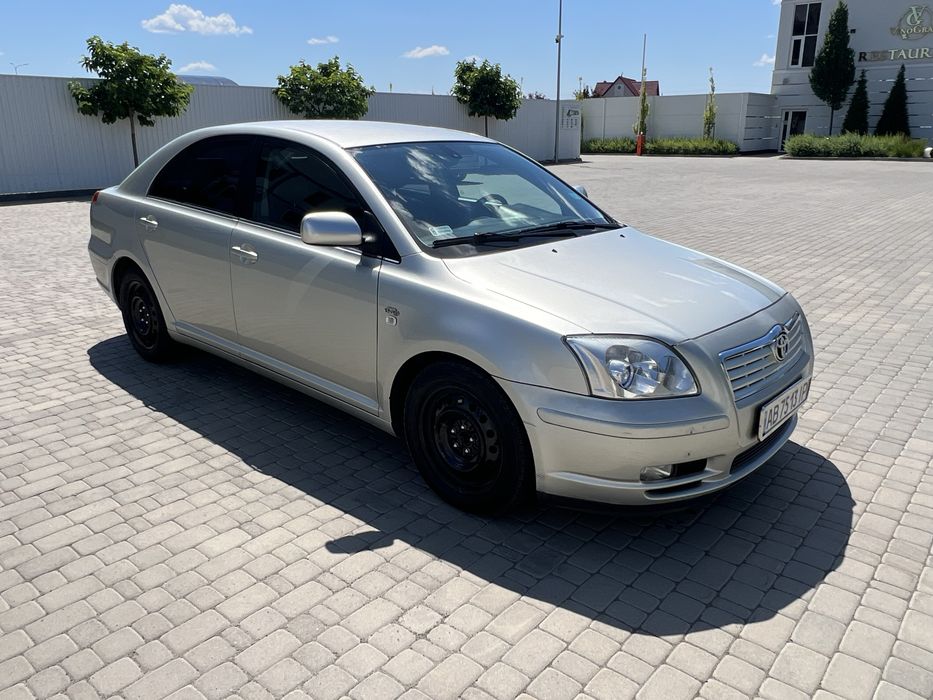 Toyota Avensis 2004 року