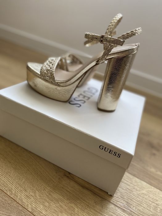 Sandały Guess r 40