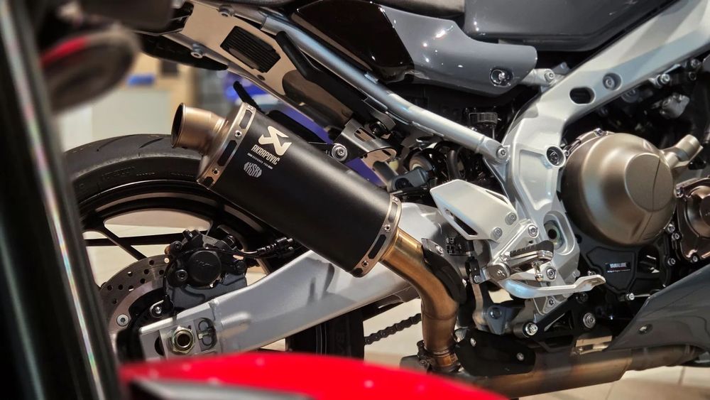Yamaha XSR 900 GP Dodatki Akrapovic SALON